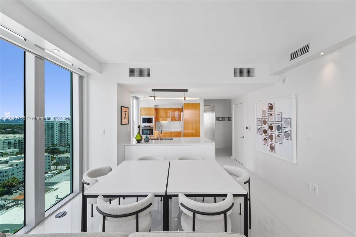 Dining room, Interior, Kitchen, Recessed Lighting