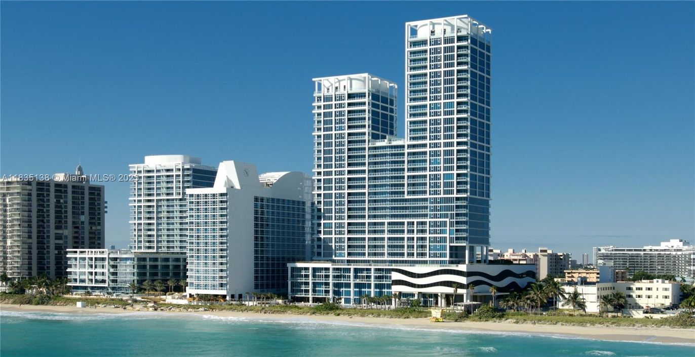 Exterior, Facade, Highrise