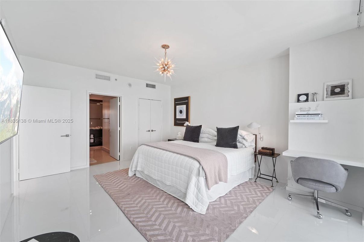 Bedroom, Interior, Pendant Lights