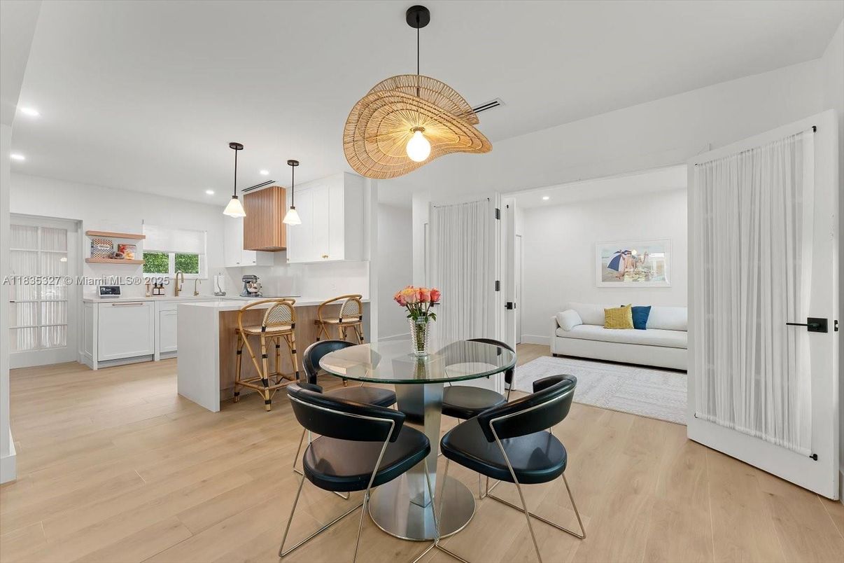 Dining room, Interior, Kitchen, Pendant Lights, Recessed Lighting, Wood Texture Flooring
