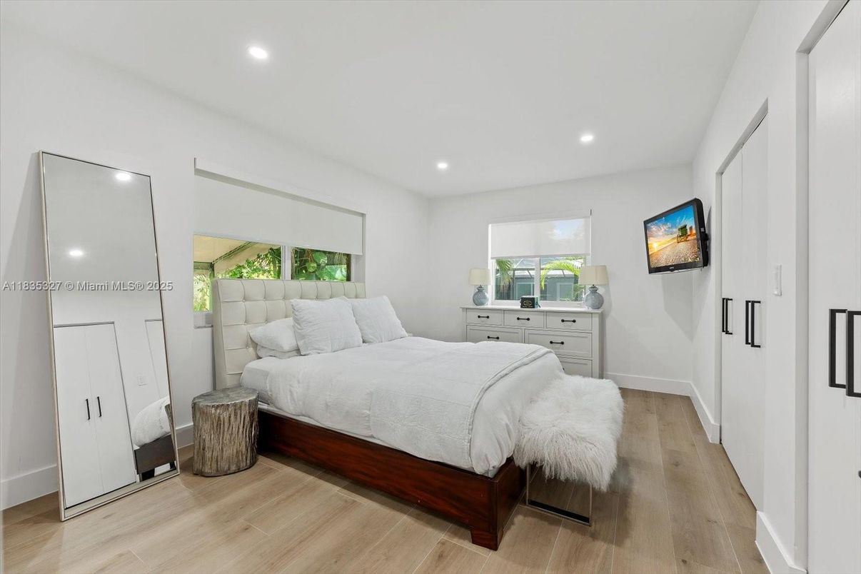 Bedroom, Interior, Recessed Lighting, Wood Texture Flooring