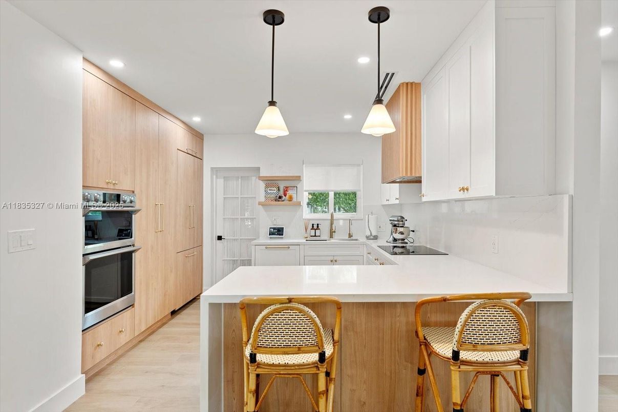 Interior, Kitchen, Pendant Lights, Recessed Lighting, Wood Texture Flooring