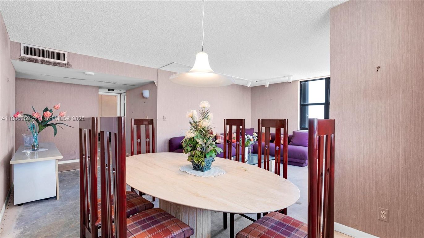 Dining room, Interior, Pendant Lights