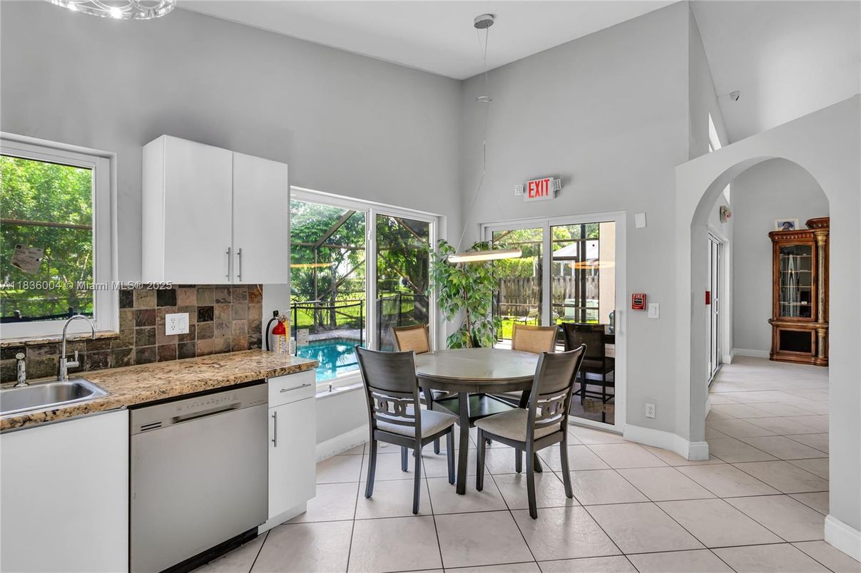 Dining room, Interior, Kitchen, Pendant Lights