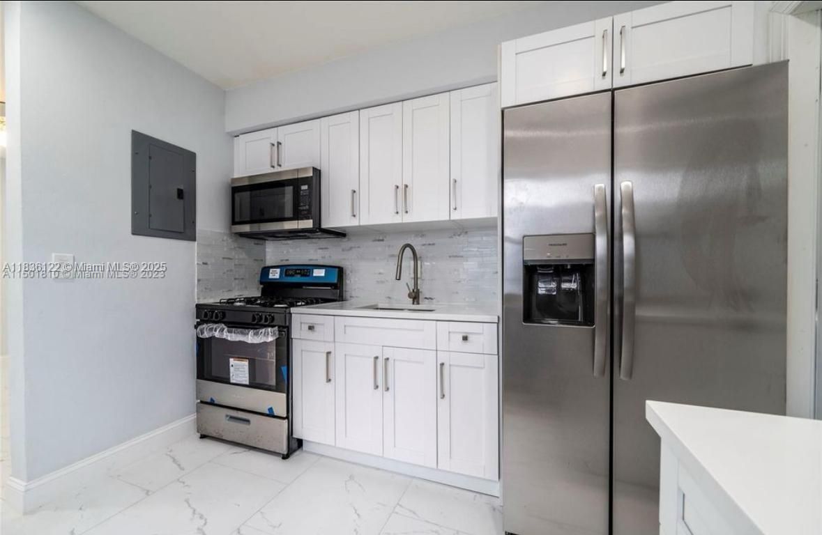 Interior, Kitchen, Marble, Stainless Steel Appliances