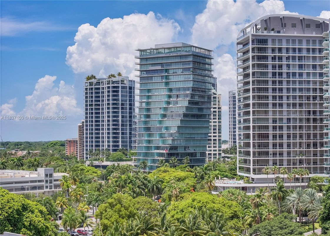 Exterior, Facade, Highrise