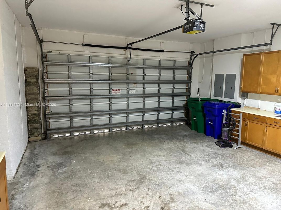 Garage, Interior