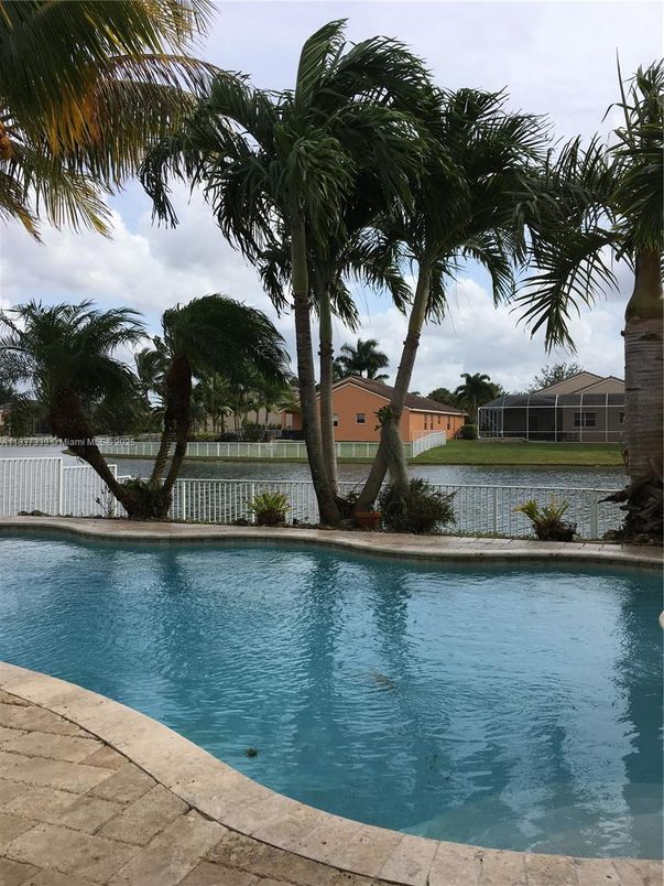 Exterior, Pool, Water
