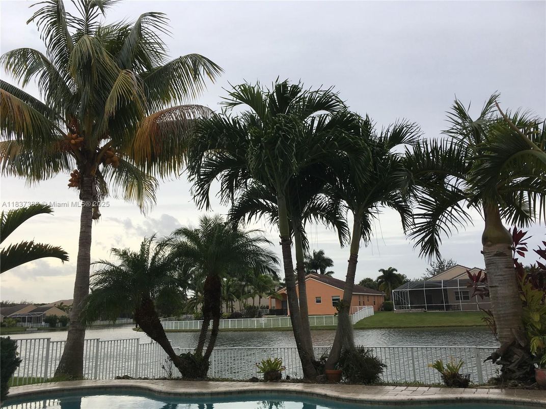 Exterior, Pool, Water