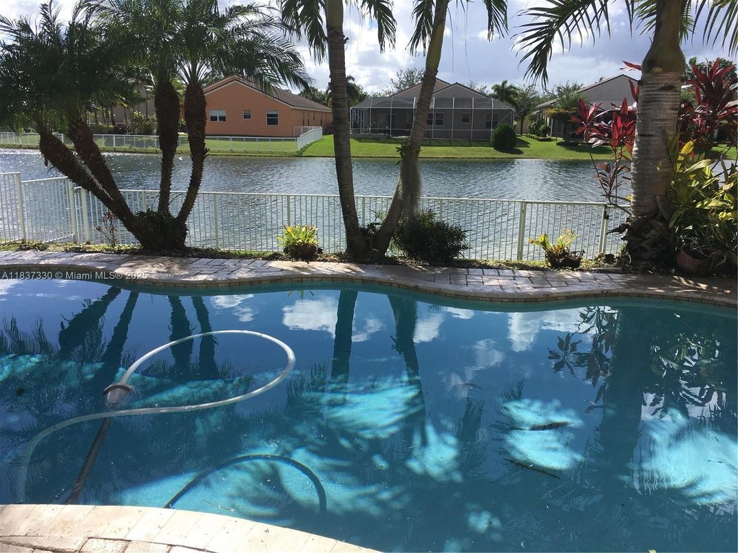 Exterior, Pool, Water