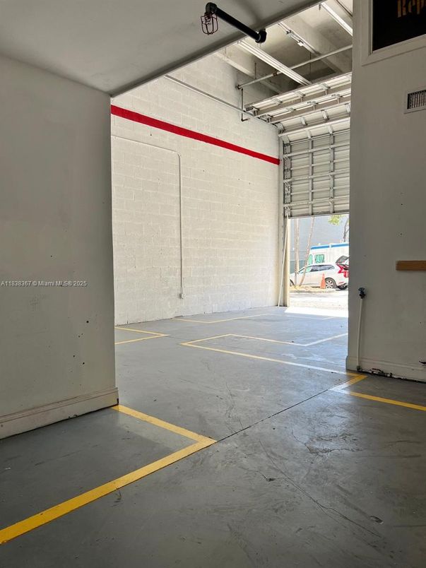 Garage, Interior