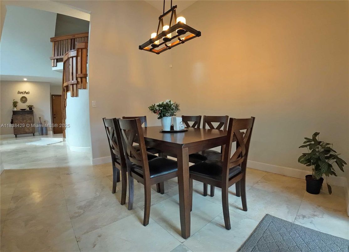 Dining room, Interior, Pendant Lights, Recessed Lighting