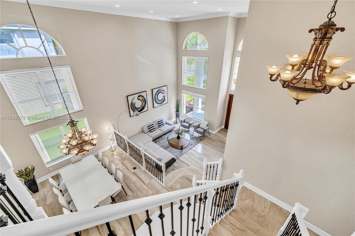 Chandelier, Dining room, Interior, Living room, Recessed Lighting, Wood Texture Flooring