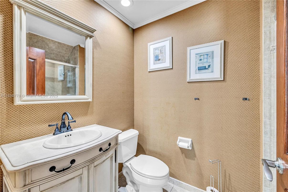 Bathroom, Interior, Recessed Lighting