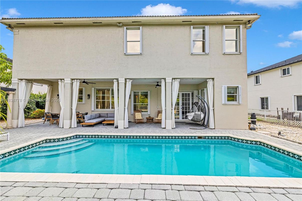 Exterior, Pool