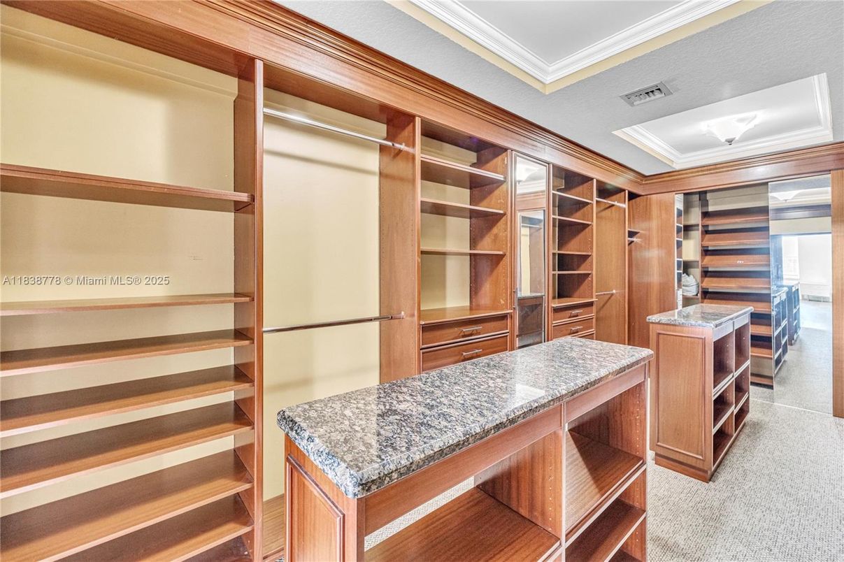 Interior, Walk-in Closets
