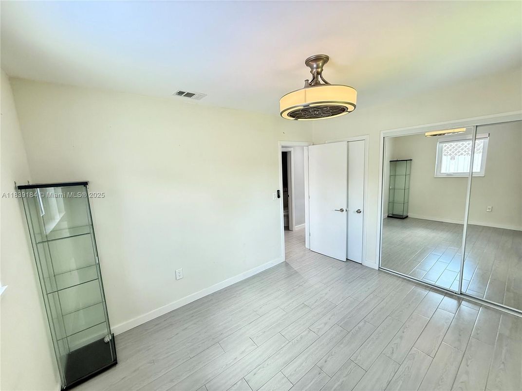 Chandelier, Empty room, Interior, Wood Texture Flooring