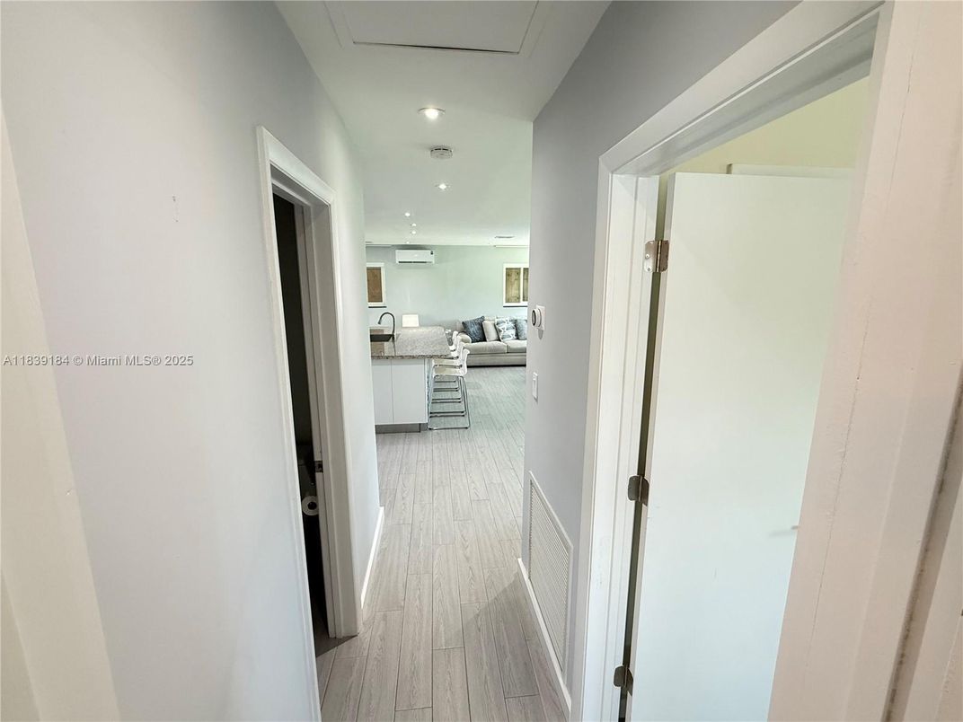 Interior, Recessed Lighting, Wood Texture Flooring