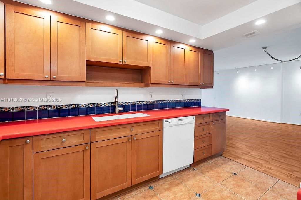 Interior, Kitchen, Recessed Lighting