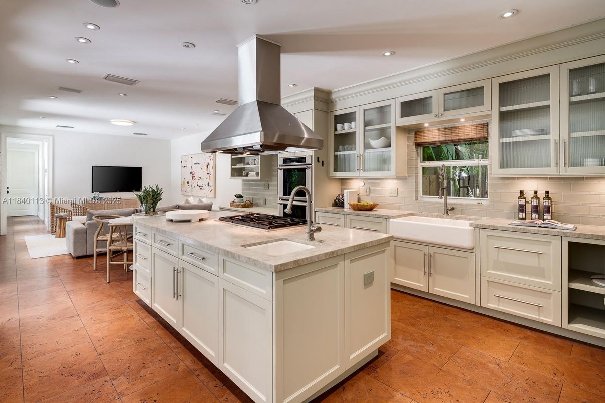 Interior, Kitchen, Living room, Recessed Lighting, Stainless Steel Appliances