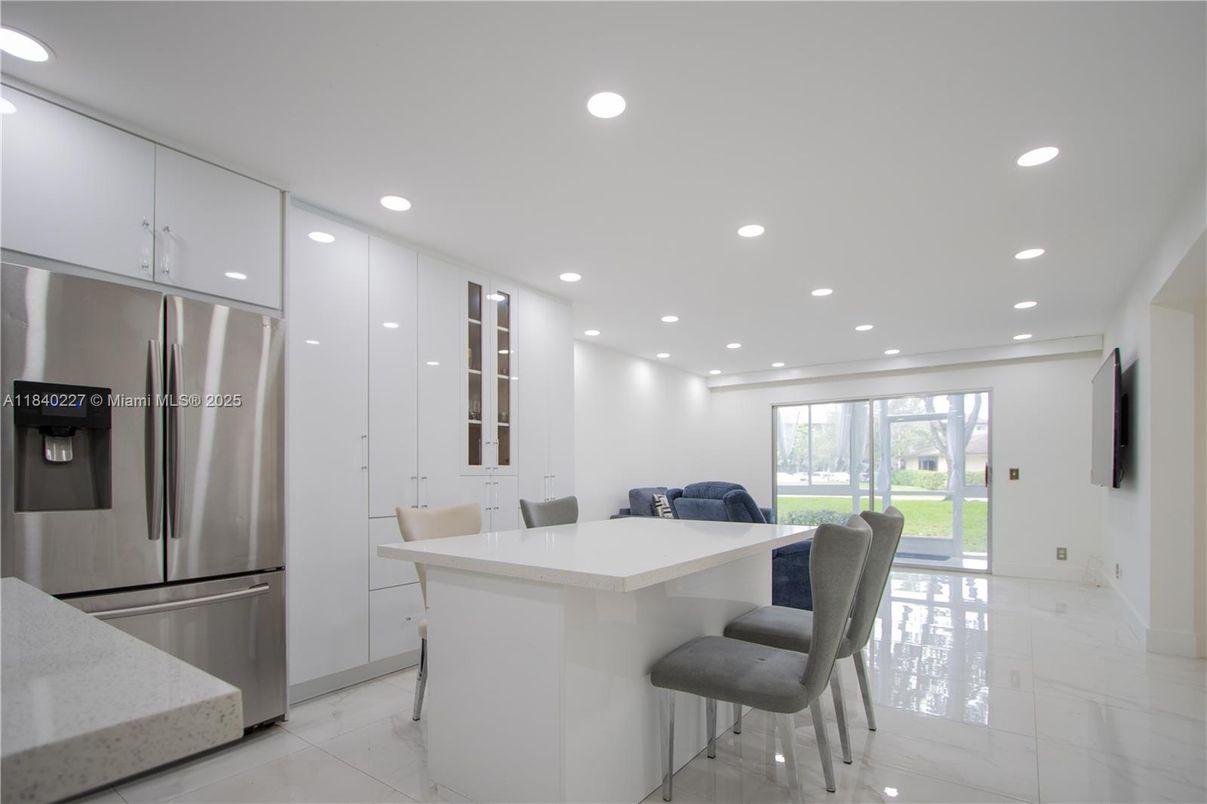 Dining room, Interior, Kitchen, Marble, Recessed Lighting, Stainless Steel Appliances