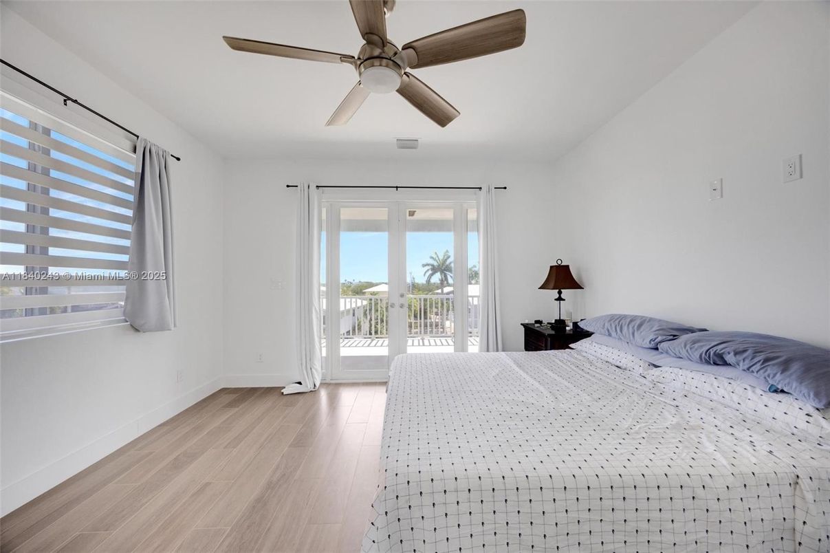 Bedroom, Interior, Water, Wood Texture Flooring