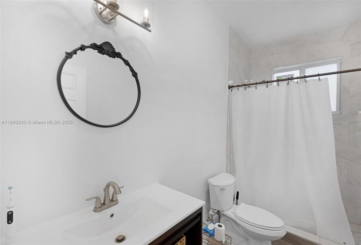 Bathroom, Interior, Marble Walls