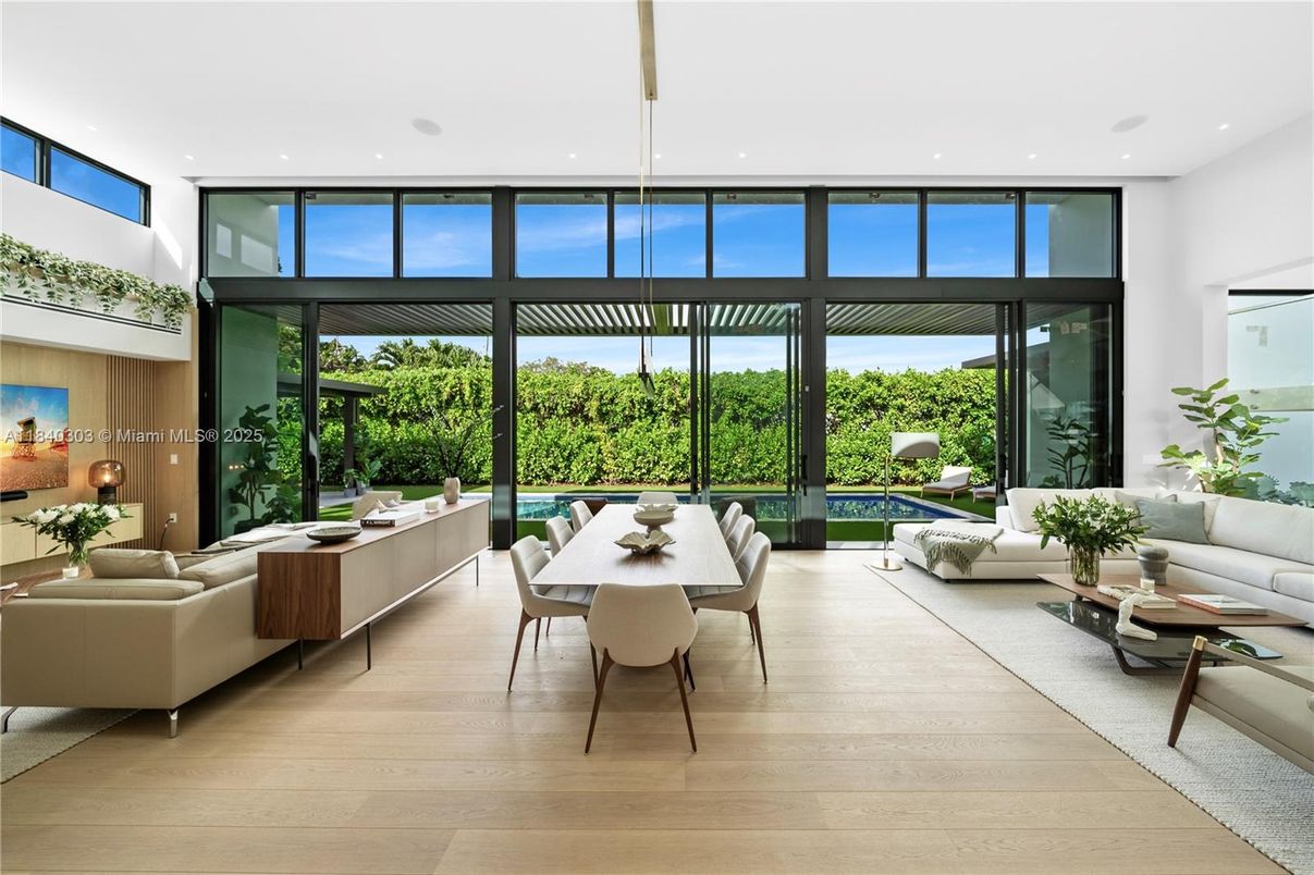 Dining room, Interior, Living room, Pendant Lights, Recessed Lighting, Wood Texture Flooring