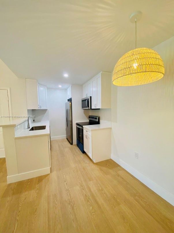 Interior, Kitchen, Pendant Lights, Recessed Lighting, Wood Texture Flooring