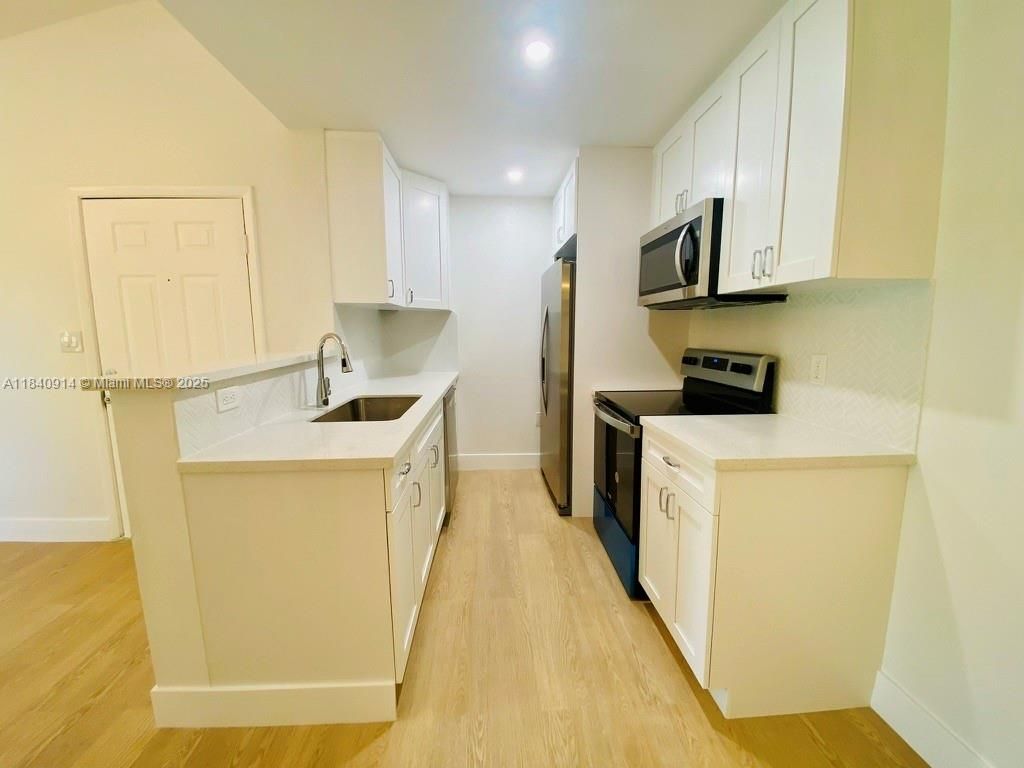 Interior, Kitchen, Recessed Lighting, Wood Texture Flooring