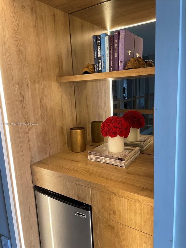 Interior, Stainless Steel Appliances