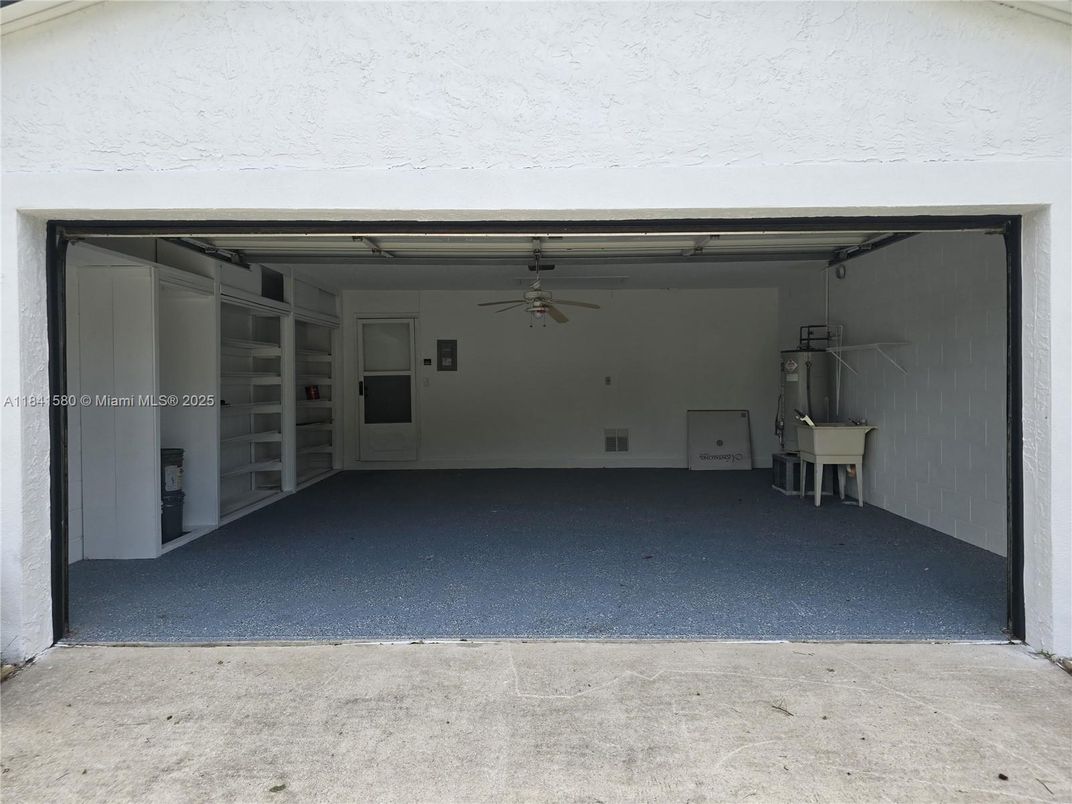 Garage, Interior