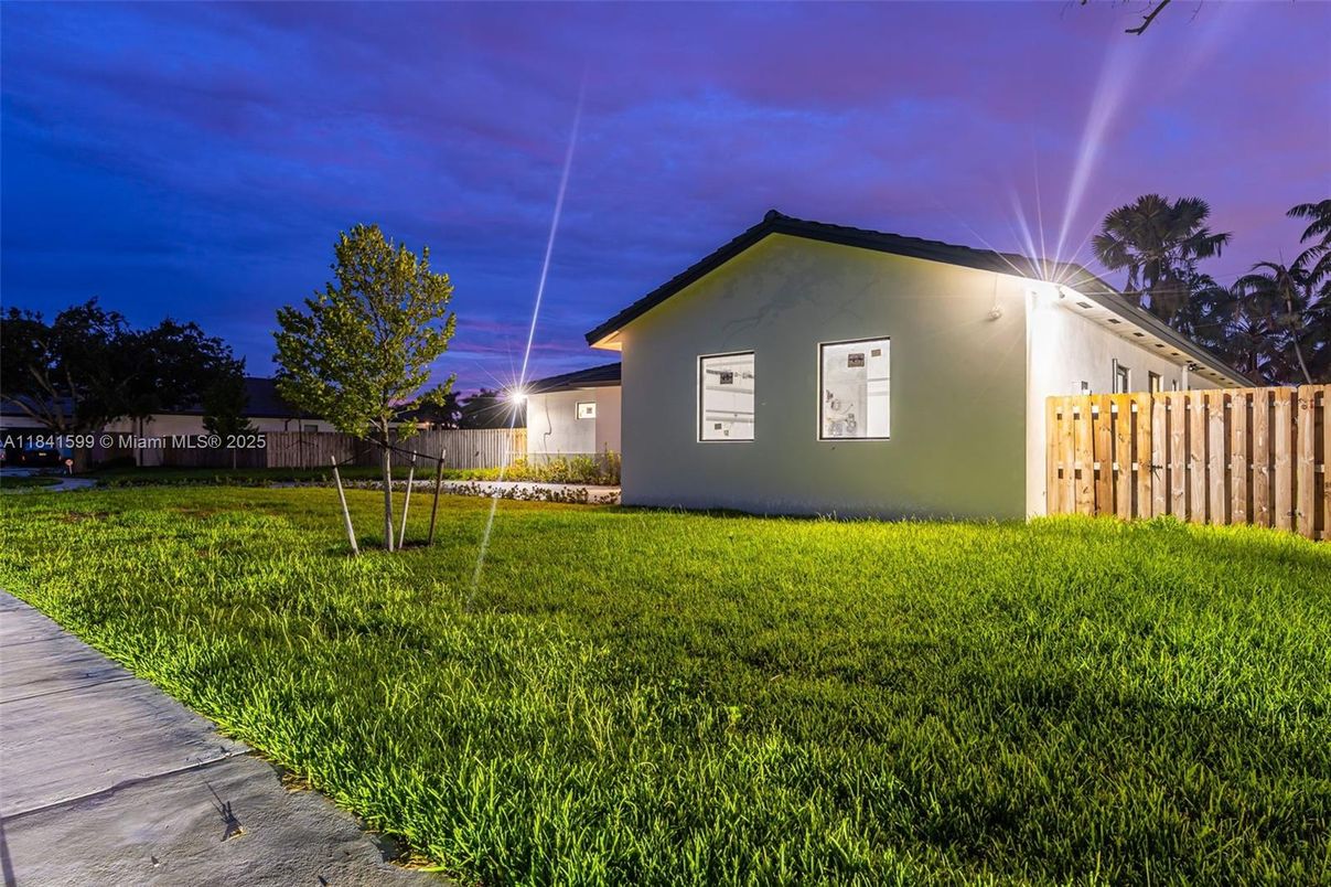 Backyard, Exterior