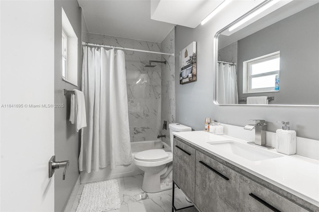 Bathroom, Interior, Marble, Marble Walls