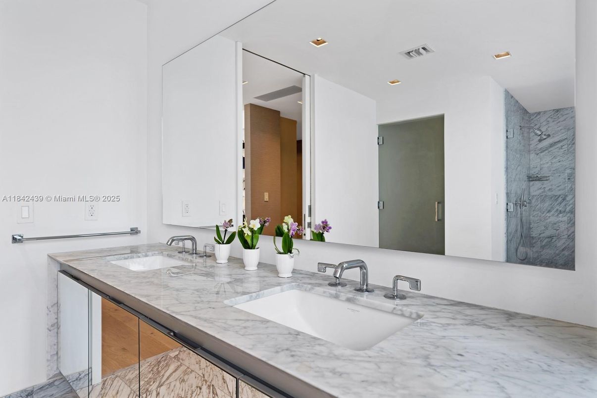 Bathroom, Dual Sink Vanities, Interior, Marble, Recessed Lighting