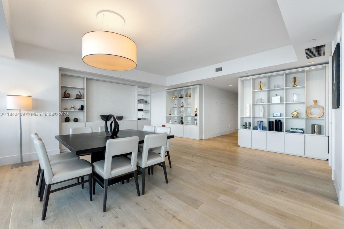 Dining room, Interior, Recessed Lighting, Wood Texture Flooring