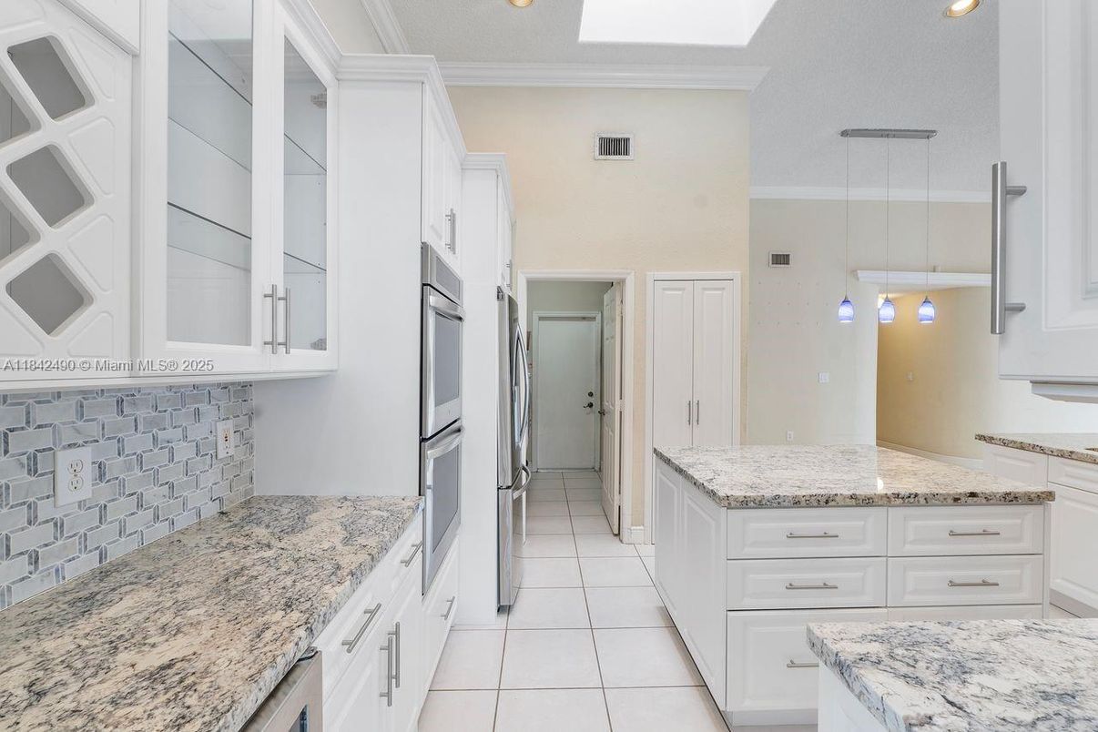 Interior, Kitchen, Pendant Lights, Recessed Lighting