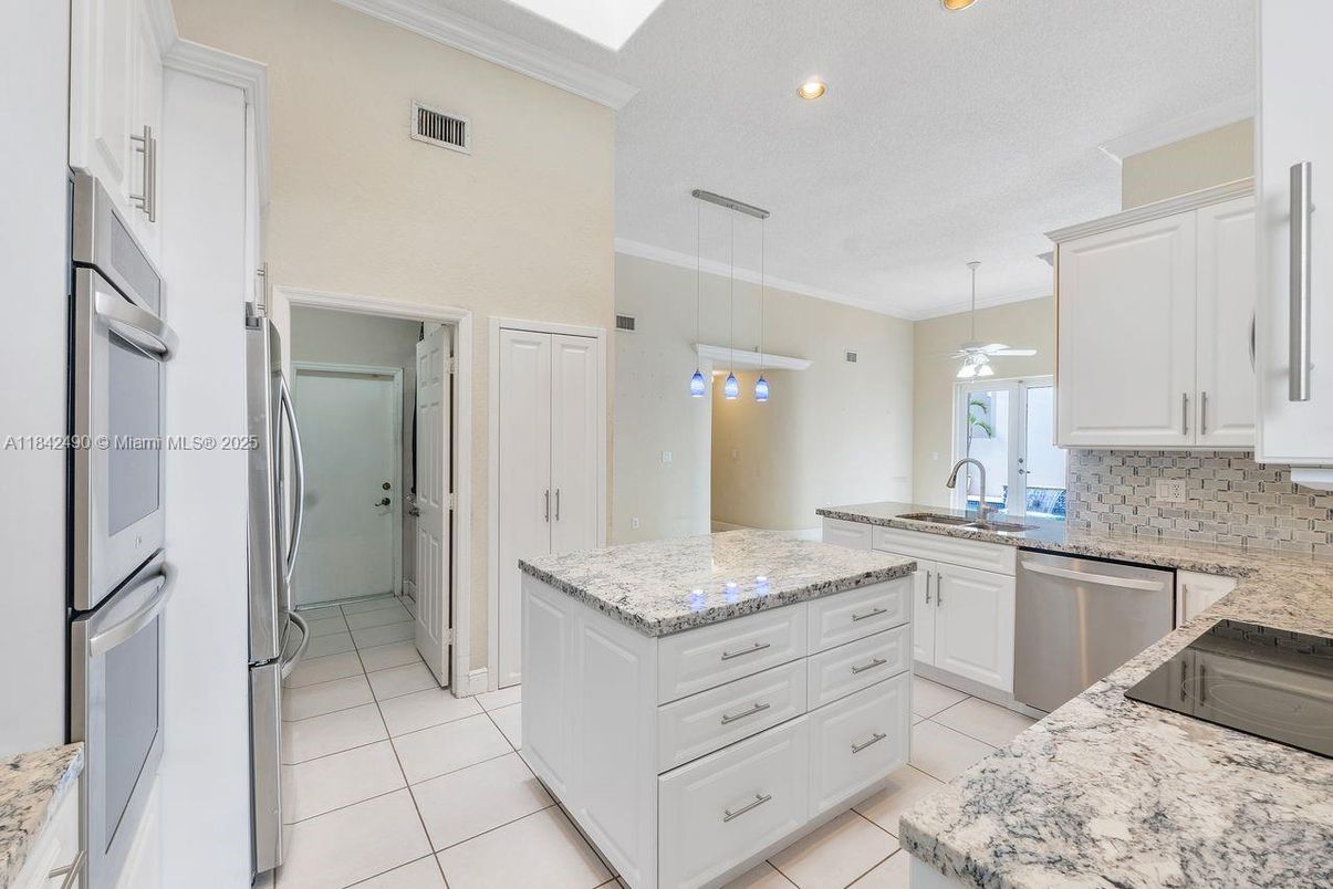 Interior, Kitchen, Pendant Lights, Recessed Lighting