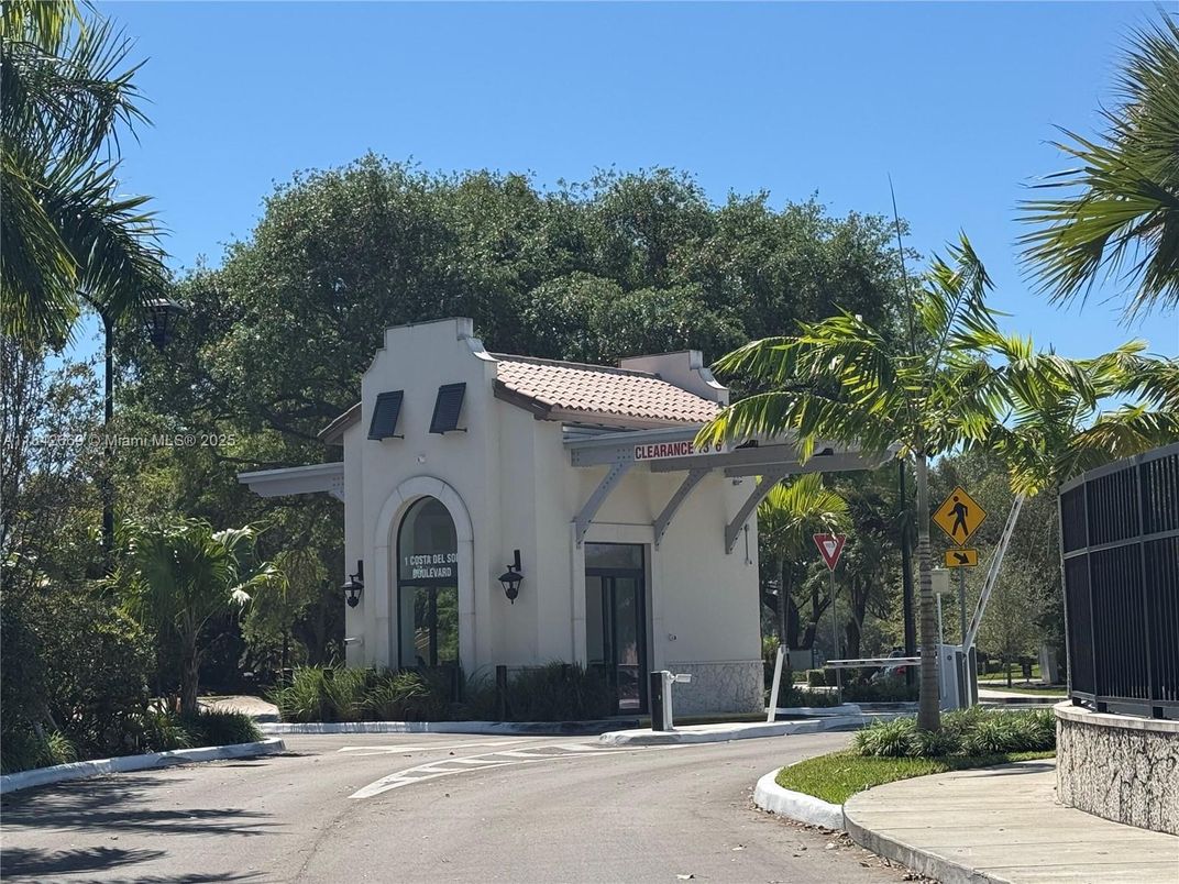 Exterior, Facade, Spanish Mediterranean