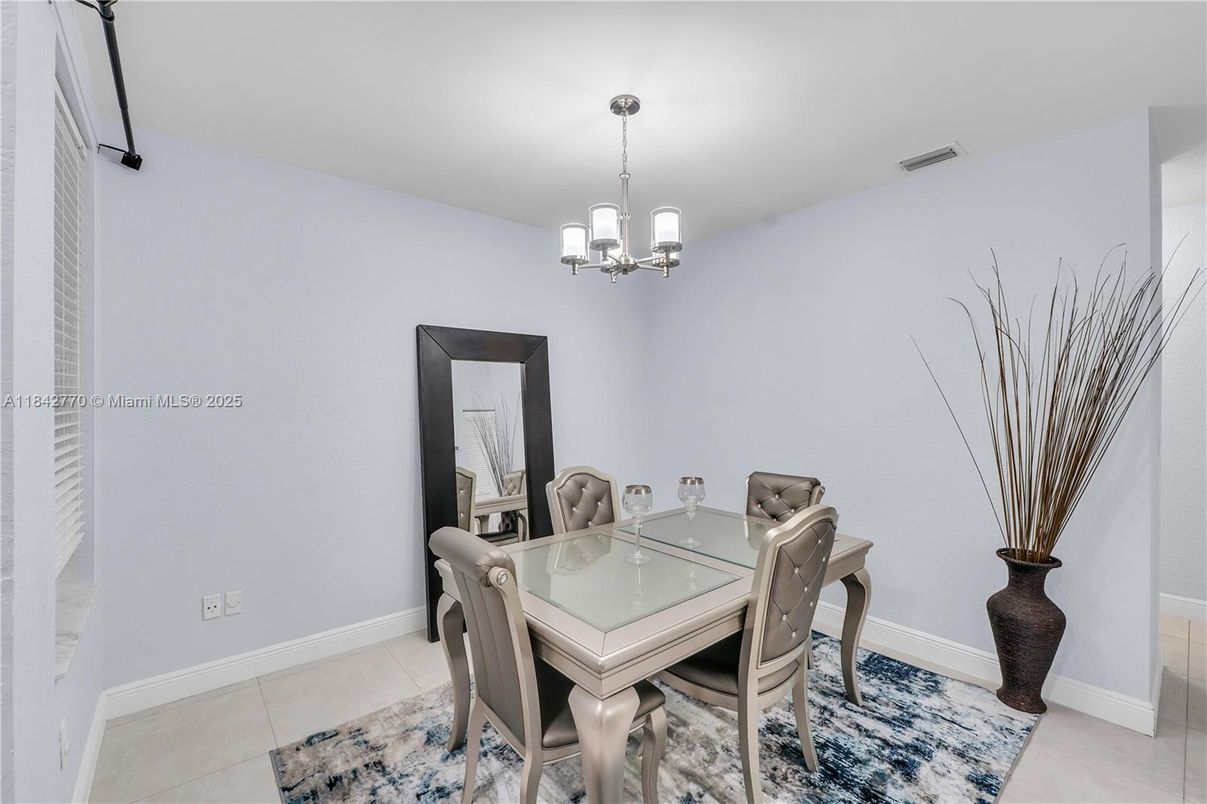 Chandelier, Dining room, Interior, Pendant Lights