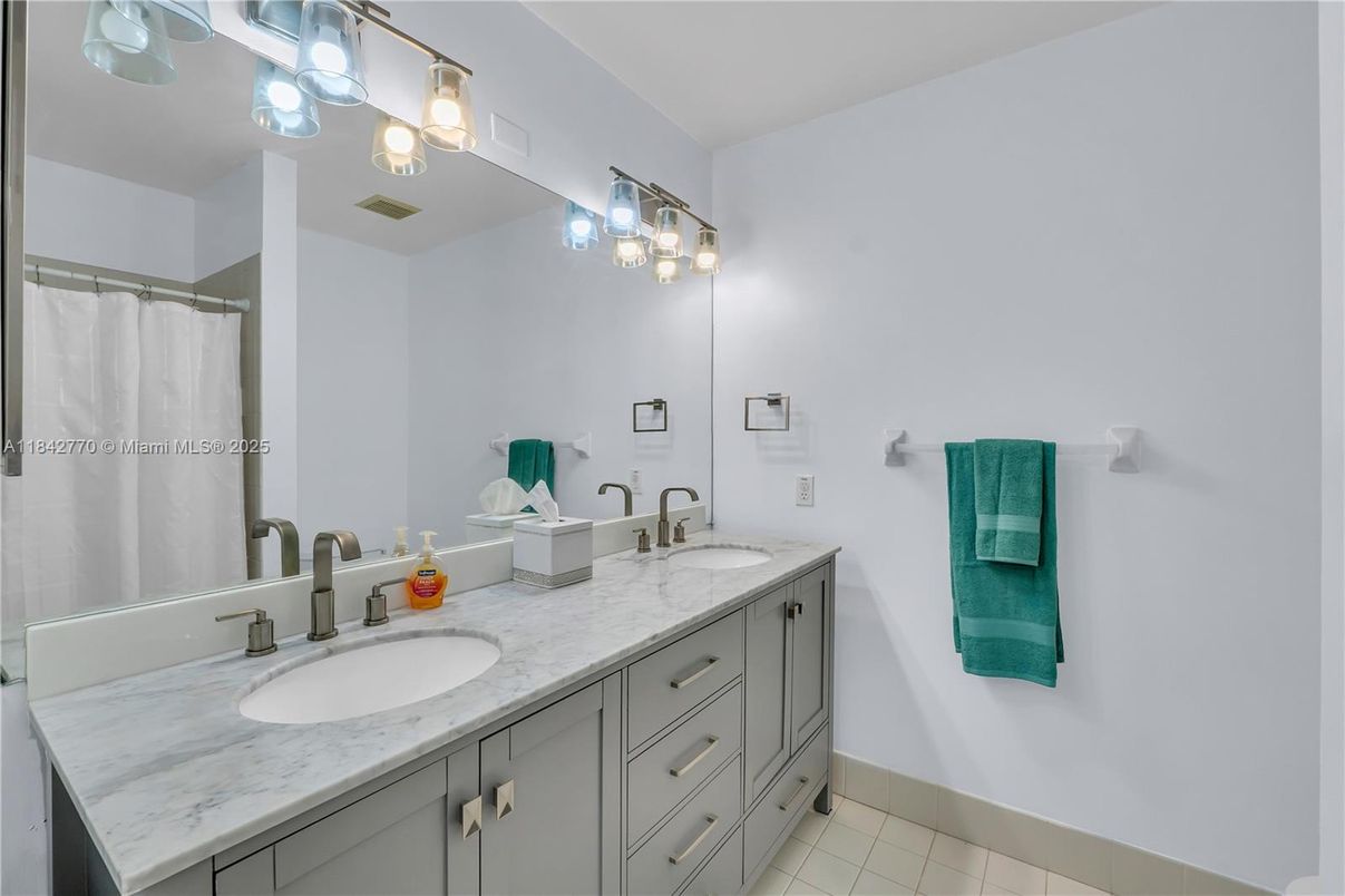 Bathroom, Dual Sink Vanities, Interior
