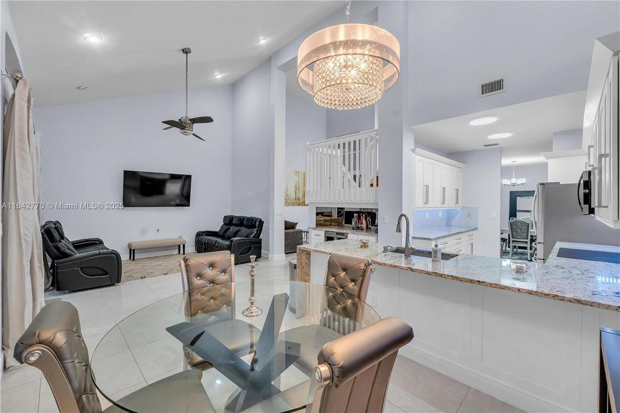 Chandelier, Dining room, Interior, Kitchen, Living room, Recessed Lighting