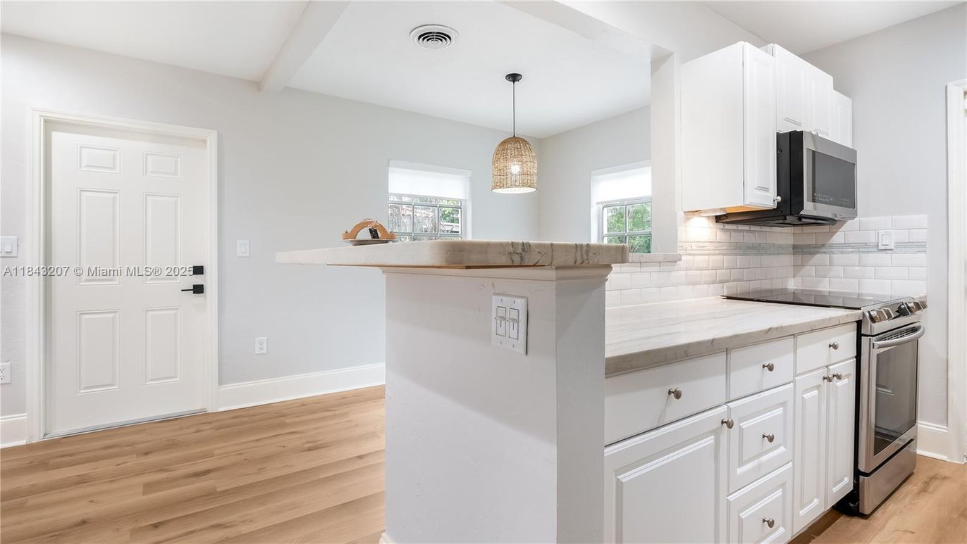 Interior, Kitchen, Pendant Lights, Wood Texture Flooring