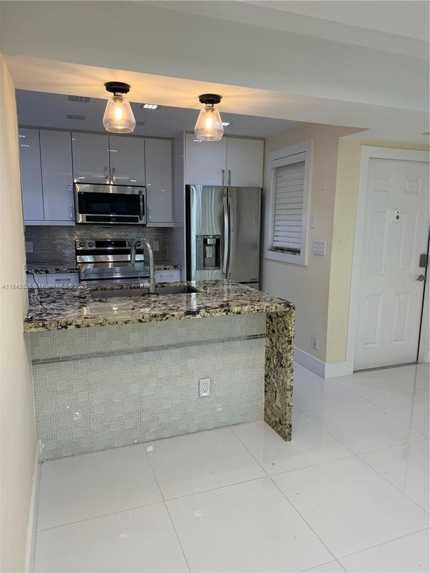 Interior, Kitchen, Stainless Steel Appliances