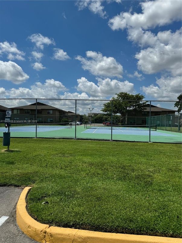 Exterior, Tennis Courts