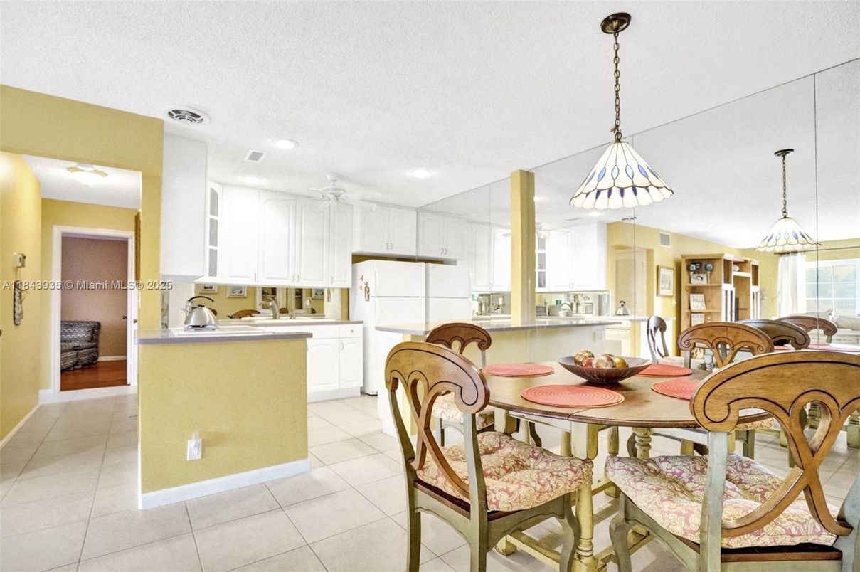 Dining room, Interior, Kitchen, Pendant Lights, Recessed Lighting