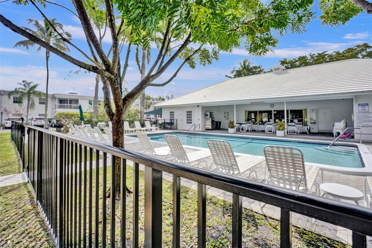 Exterior, Pool
