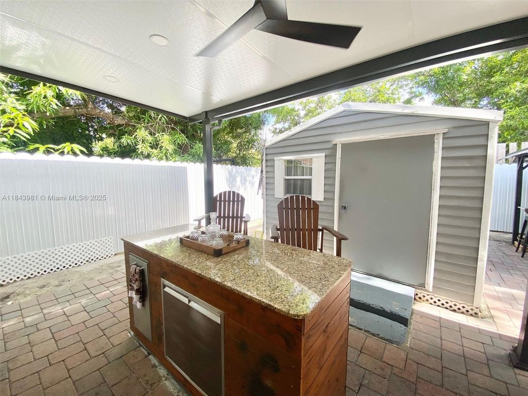 Exterior, Outdoor Kitchen