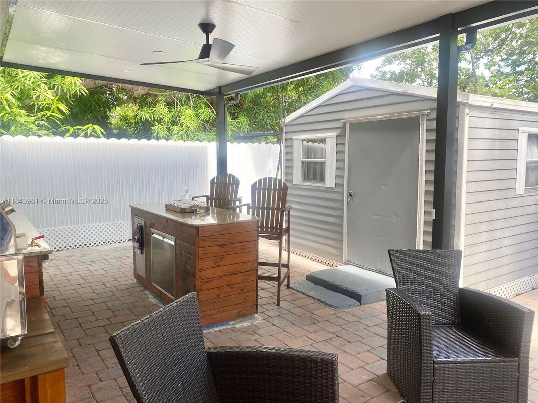 Exterior, Outdoor Kitchen