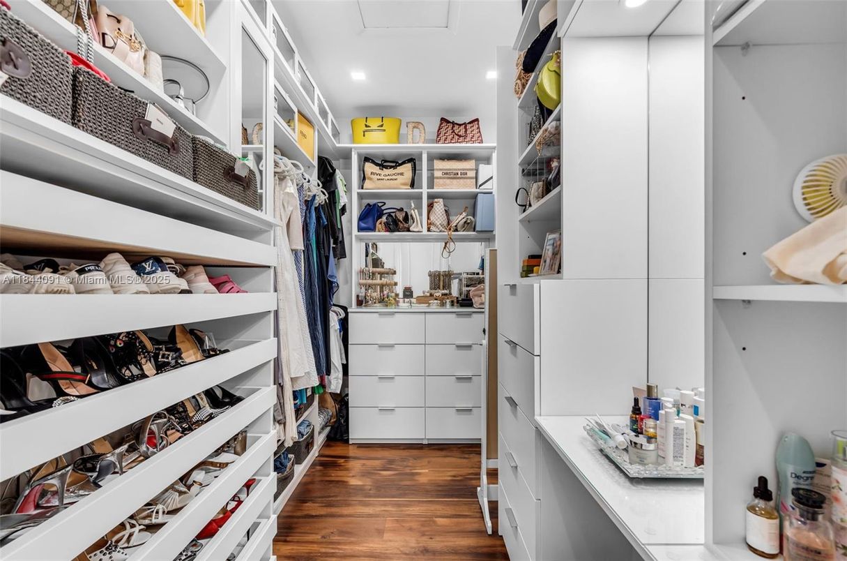 Interior, Recessed Lighting, Walk-in Closets, Wood Texture Flooring